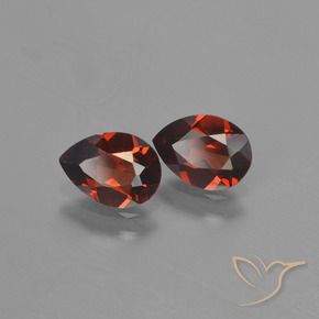 Shop natural 1.62ct Rouge foncé Grenat pyrope gems, En forme de poire, from Mozambique at GemSelect. In stock, global shipping!