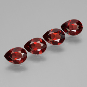 Achetez naturel 3.23ct Rouge foncé Grenat pyrope gems, En forme de poire, En provenance Mozambique chez GemSelect. En stock, livraison internationale!