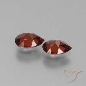 Shop natural 1.64ct Rouge foncé Grenat pyrope gems, En forme de poire, from Mozambique at GemSelect. In stock, global shipping!