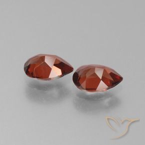 Shop natural 1.72ct Rouge vif Grenat pyrope gems, En forme de poire, from Mozambique at GemSelect. In stock, global shipping!