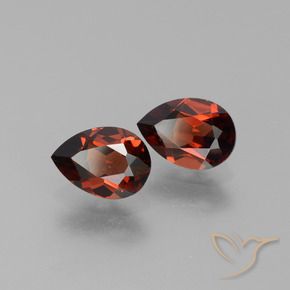 Shop natural 1.73ct Rouge vif Grenat pyrope gems, En forme de poire, from Mozambique at GemSelect. In stock, global shipping!