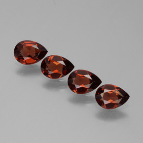 Achetez naturel 2.88ct Rouge vif Grenat pyrope gems, En forme de poire, En provenance Mozambique chez GemSelect. En stock, livraison internationale!