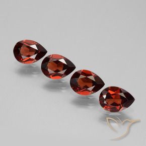 Shop natural 3.22ct Rouge foncé Grenat pyrope gems, En forme de poire, from Mozambique at GemSelect. In stock, global shipping!