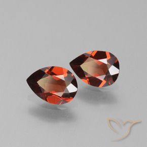 Shop natural 1.60ct Rouge foncé Grenat pyrope gems, En forme de poire, from Mozambique at GemSelect. In stock, global shipping!