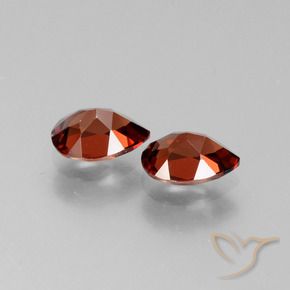 Achetez naturel 1.84ct Rouge merlot Grenat pyrope gems, En forme de poire, En provenance Mozambique chez GemSelect. En stock, livraison internationale!