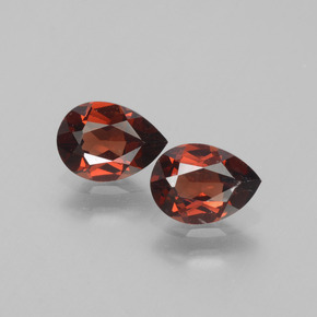 Achetez naturel 1.77ct Rouge foncé Grenat pyrope gems, En forme de poire, En provenance Mozambique chez GemSelect. En stock, livraison internationale!