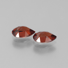Achetez naturel 1.77ct Rouge foncé Grenat pyrope gems, En forme de poire, En provenance Mozambique chez GemSelect. En stock, livraison internationale!