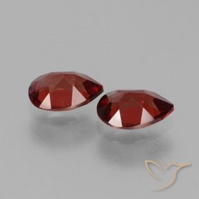 Shop natural 1.68ct Rouge foncé Grenat pyrope gems, En forme de poire, from Mozambique at GemSelect. In stock, global shipping!
