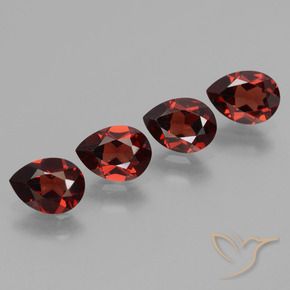 Shop natural 3.56ct Rouge foncé Grenat pyrope gems, En forme de poire, from Mozambique at GemSelect. In stock, global shipping!