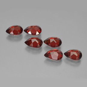 Achetez naturel 4.53ct Rouge foncé Grenat pyrope gems, En forme de poire, En provenance Mozambique chez GemSelect. En stock, livraison internationale!