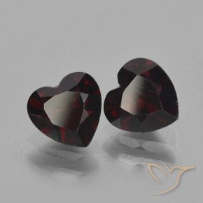 Shop natural 1.89ct Rouge noirâtre Grenat pyrope gems, Cœur, from Mozambique at GemSelect. In stock, global shipping!
