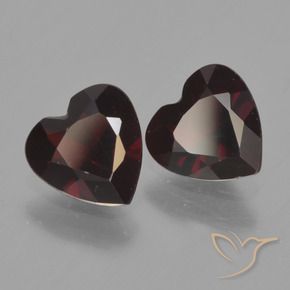 Shop natural 1.49ct Rouge foncé Grenat pyrope gems, Cœur, from Mozambique at GemSelect. In stock, global shipping!
