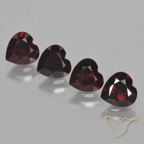 Shop natural 3.82ct Rouge foncé Grenat pyrope gems, Cœur, from Mozambique at GemSelect. In stock, global shipping!