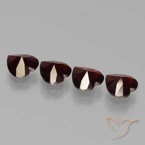 Shop natural 2.84ct Rouge foncé Grenat pyrope gems, Cœur, from Mozambique at GemSelect. In stock, global shipping!