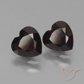 Shop natural 1.78ct Rouge foncé Grenat pyrope gems, Cœur, from Mozambique at GemSelect. In stock, global shipping!