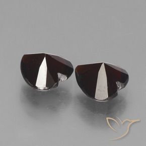 Shop natural 1.78ct Rouge foncé Grenat pyrope gems, Cœur, from Mozambique at GemSelect. In stock, global shipping!