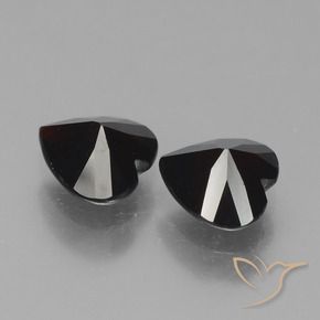 Shop natural 1.73ct Rouge foncé Grenat pyrope gems, Cœur, from Mozambique at GemSelect. In stock, global shipping!