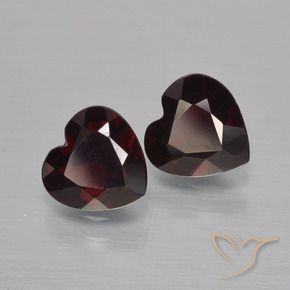 Shop natural 1.76ct Rouge foncé Grenat pyrope gems, Cœur, from Mozambique at GemSelect. In stock, global shipping!