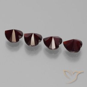 Shop natural 3.52ct Rouge foncé Grenat pyrope gems, Cœur, from Mozambique at GemSelect. In stock, global shipping!