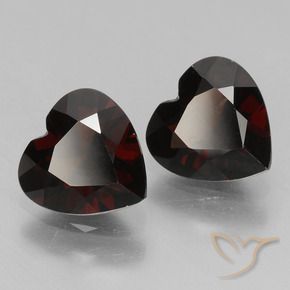 Shop natural 1.73ct Rouge foncé Grenat pyrope gems, Cœur, from Mozambique at GemSelect. In stock, global shipping!