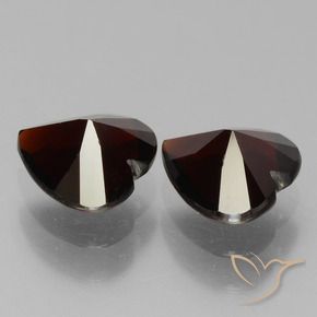 Shop natural 1.73ct Rouge foncé Grenat pyrope gems, Cœur, from Mozambique at GemSelect. In stock, global shipping!