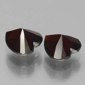 Achetez naturel ct Rouge foncé Grenat pyrope gems, Forme de coeur, En provenance Mozambique chez GemSelect. En stock, livraison internationale!