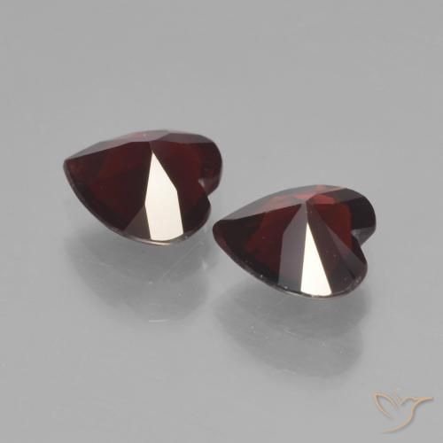 Shop natural 1.45ct Rouge noirâtre Grenat pyrope gems, Cœur, from Mozambique at GemSelect. In stock, global shipping!