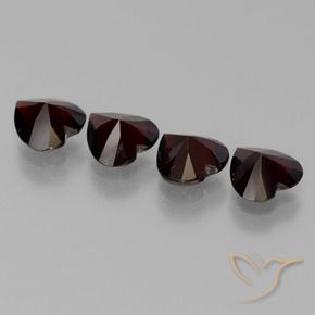 Shop natural 2.88ct Rouge noirâtre Grenat pyrope gems, Cœur, from Mozambique at GemSelect. In stock, global shipping!