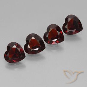 Shop natural 3.07ct Rouge foncé Grenat pyrope gems, Cœur, from Mozambique at GemSelect. In stock, global shipping!