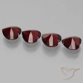 Shop natural 3.07ct Rouge foncé Grenat pyrope gems, Cœur, from Mozambique at GemSelect. In stock, global shipping!