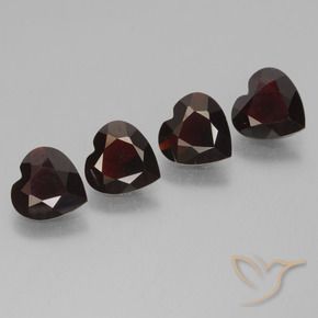 Shop natural 2.75ct Rouge foncé Grenat pyrope gems, Cœur, from Mozambique at GemSelect. In stock, global shipping!