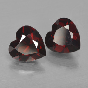 Achetez naturel 1.67ct Rouge noirâtre Grenat pyrope gems, Forme de coeur, En provenance Mozambique chez GemSelect. En stock, livraison internationale!