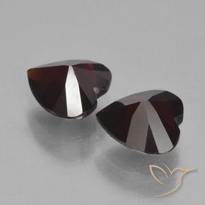 Shop natural 1.63ct Rouge noirâtre Grenat pyrope gems, Cœur, from Mozambique at GemSelect. In stock, global shipping!