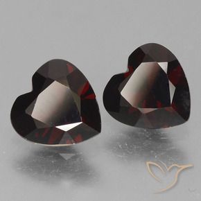 Shop natural 1.56ct Rouge foncé Grenat pyrope gems, Cœur, from Mozambique at GemSelect. In stock, global shipping!