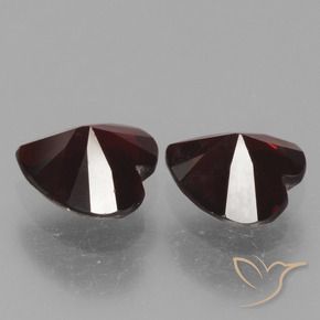 Shop natural 1.56ct Rouge foncé Grenat pyrope gems, Cœur, from Mozambique at GemSelect. In stock, global shipping!