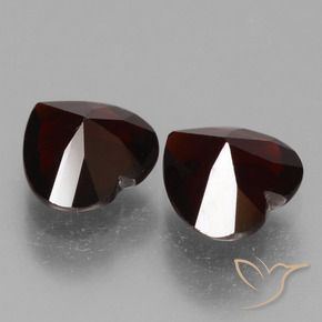 Shop natural 1.72ct Rouge noirâtre Grenat pyrope gems, Cœur, from Mozambique at GemSelect. In stock, global shipping!