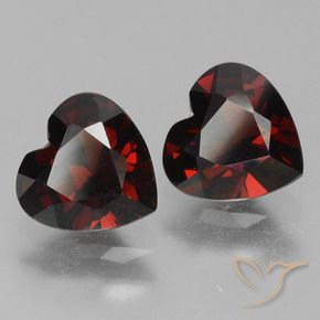 Shop natural 1.75ct Rouge foncé Grenat pyrope gems, Cœur, from Mozambique at GemSelect. In stock, global shipping!