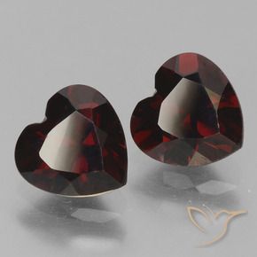 Shop natural 1.96ct Rouge foncé Grenat pyrope gems, Cœur, from Mozambique at GemSelect. In stock, global shipping!