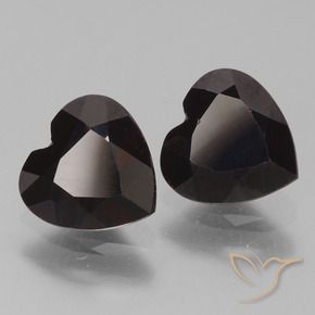 Shop natural 1.73ct Rouge foncé Grenat pyrope gems, Cœur, from Mozambique at GemSelect. In stock, global shipping!