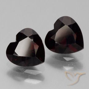 Shop natural 1.75ct Rouge foncé Grenat pyrope gems, Cœur, from Mozambique at GemSelect. In stock, global shipping!