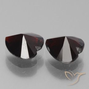 Shop natural 1.66ct Rouge noirâtre Grenat pyrope gems, Cœur, from Mozambique at GemSelect. In stock, global shipping!