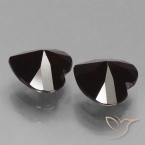 Shop natural 1.81ct Rouge noirâtre Grenat pyrope gems, Cœur, from Mozambique at GemSelect. In stock, global shipping!