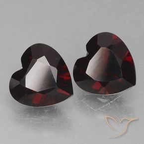 Shop natural 1.76ct Rouge noirâtre Grenat pyrope gems, Cœur, from Mozambique at GemSelect. In stock, global shipping!