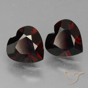 Shop natural 1.64ct Rouge noirâtre Grenat pyrope gems, Cœur, from Mozambique at GemSelect. In stock, global shipping!