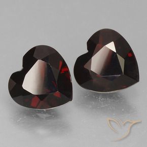 Shop natural 1.66ct Rouge noirâtre Grenat pyrope gems, Cœur, from Mozambique at GemSelect. In stock, global shipping!