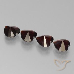 Shop natural 3.18ct Rouge foncé Grenat pyrope gems, Cœur, from Mozambique at GemSelect. In stock, global shipping!