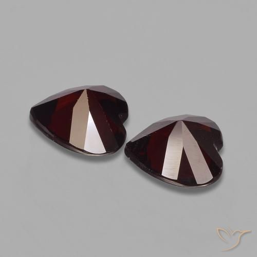 Shop natural 1.68ct Rouge foncé Grenat pyrope gems, Cœur, from Mozambique at GemSelect. In stock, global shipping!