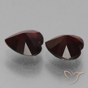 Shop natural 1.63ct Rouge foncé Grenat pyrope gems, Cœur, from Mozambique at GemSelect. In stock, global shipping!
