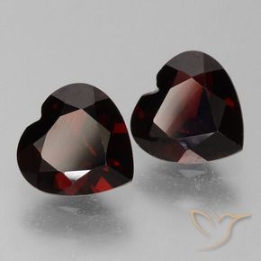 Shop natural 1.62ct Rouge foncé Grenat pyrope gems, Cœur, from Mozambique at GemSelect. In stock, global shipping!