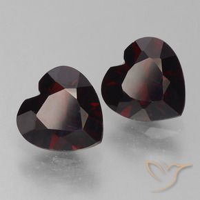 Shop natural 1.64ct Rouge foncé Grenat pyrope gems, Cœur, from Mozambique at GemSelect. In stock, global shipping!